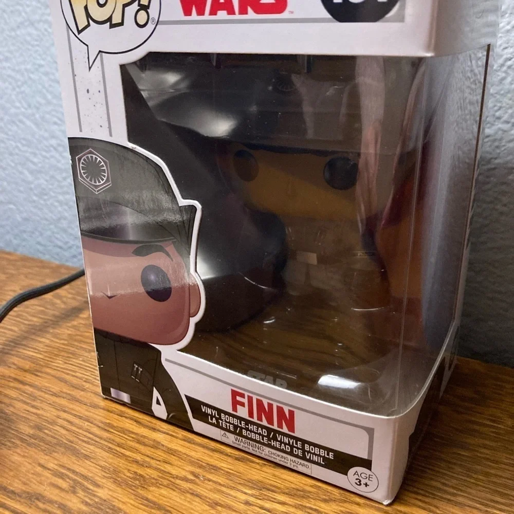 Finn Funko Pops Retired Star Wars - Picture 8 of 8